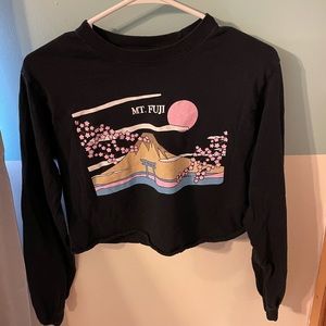 Mt fuji long sleeve crop top
